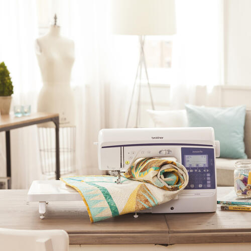 Brother NQ900 Machine à coudre et à courtepointe La styliste