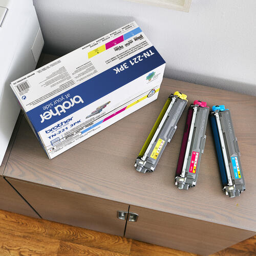 Brother TN221 Ensemble de 3 cartouches de toner couleur authentiques à rendement standard