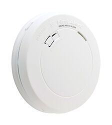 First Alert Battery-Powered Electrochemical/Photoelectric Smoke and Carbon Monoxide Detector